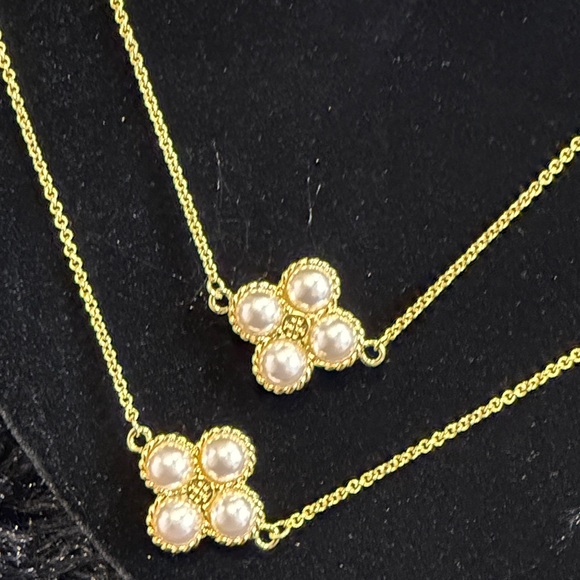 Tory Burch Kira Gold and Cream Pearl Clover Necklace - Picture 3 of 4